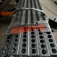 各種冷彎型鋼，沖孔打孔加工